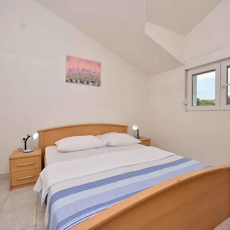 One-bedroom In I *