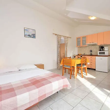 One-bedroom In I